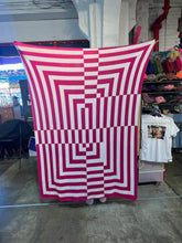 Load image into Gallery viewer, Trippy Throw Blanket
